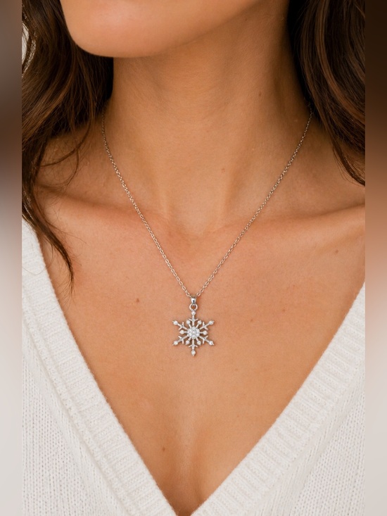 Jewelry - Snowflake Crystal Pendant Necklace Silver Tone Winter Holiday Jewelry NIB